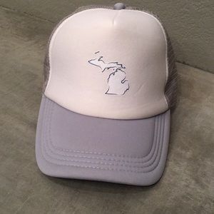 MI mesh back trucker cap
